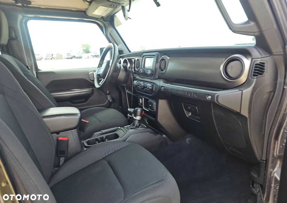 Jeep Wrangler - 9