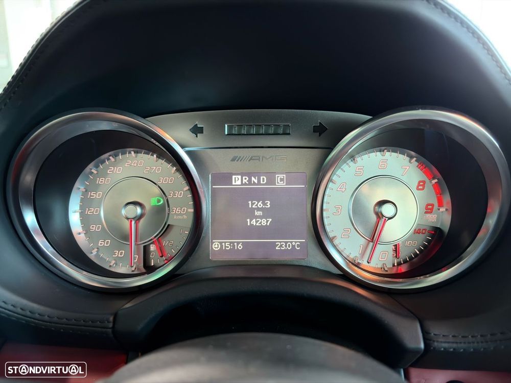 Mercedes-Benz SLS 63 AMG - 28