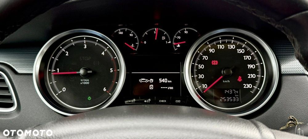 Peugeot 508 SW HDi FAP 140 Allure - 21