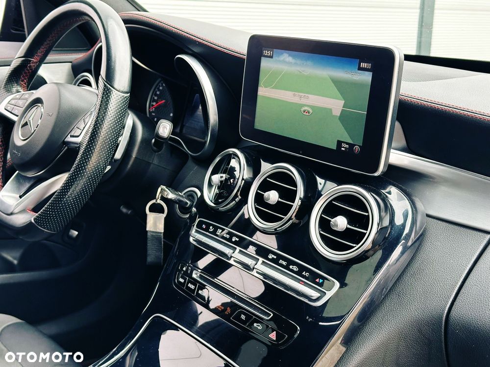 Mercedes-Benz Klasa C AMG 43 4Matic 9G-TRONIC - 24