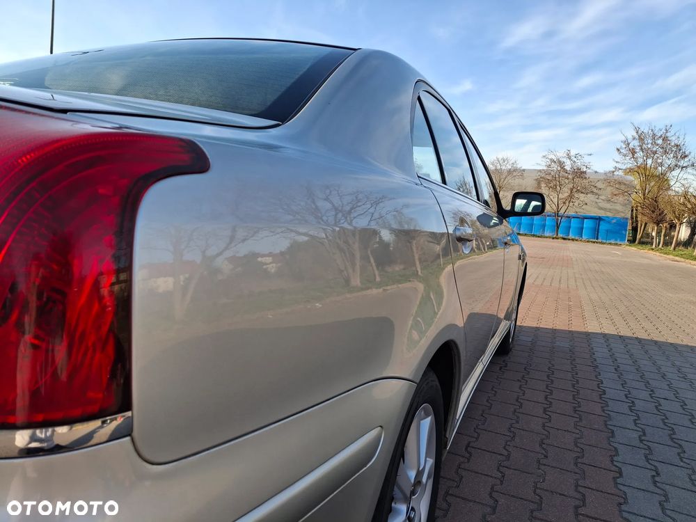 Toyota Avensis 1.8 VVT-i Sol - 7
