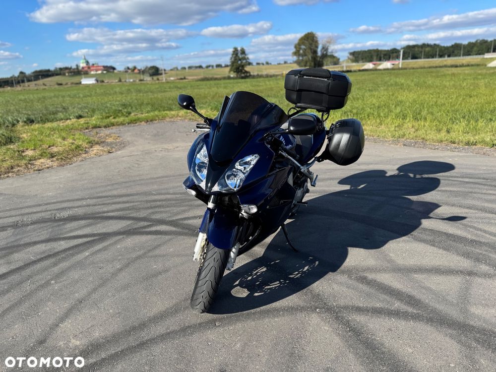 Honda VFR - 4