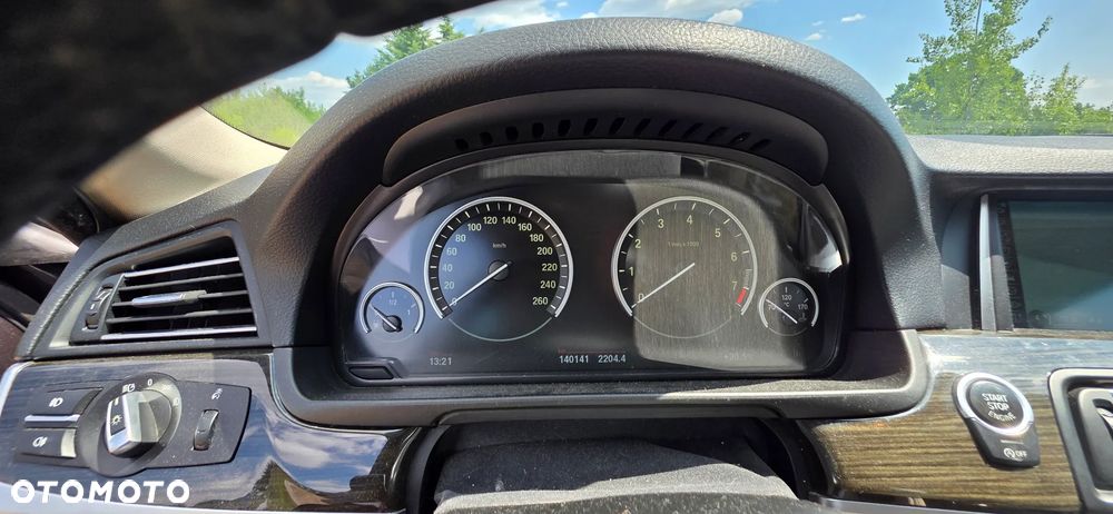 BMW Seria 5 528i xDrive - 6