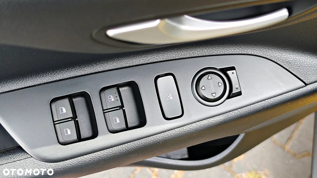 Kia Stonic - 29