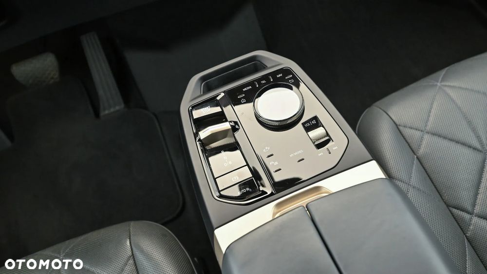 BMW iX xDrive50 111.5kWh - 12