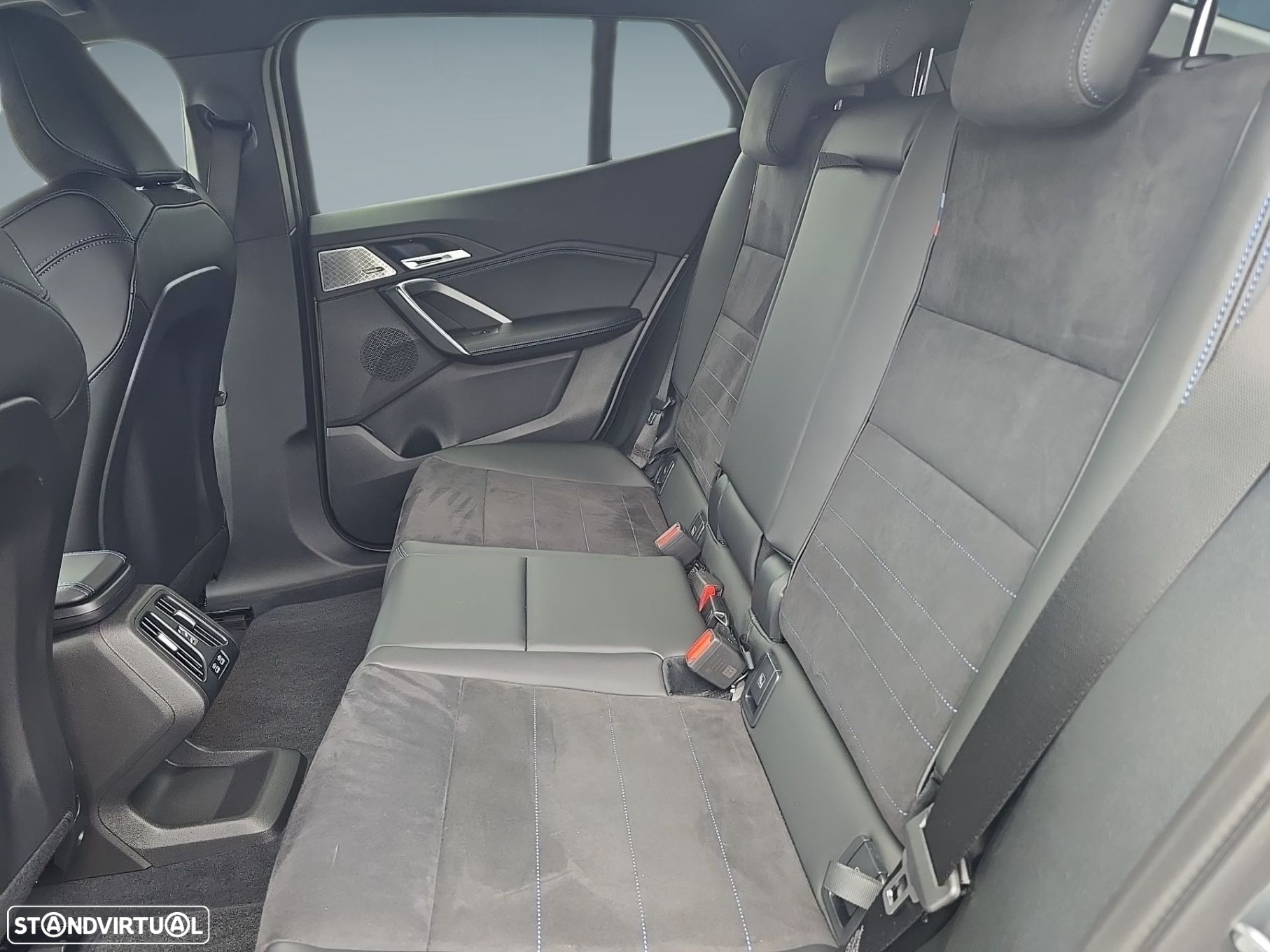 BMW iX2 eDrive20 - 14