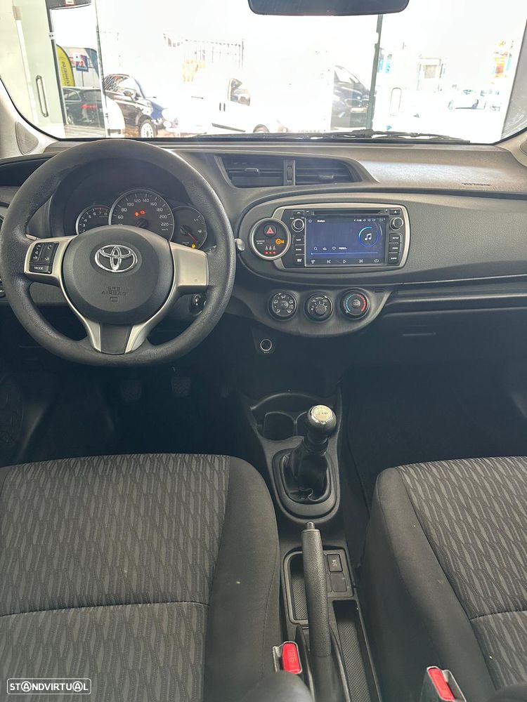 Toyota Yaris 1.0 VVT-i - 10
