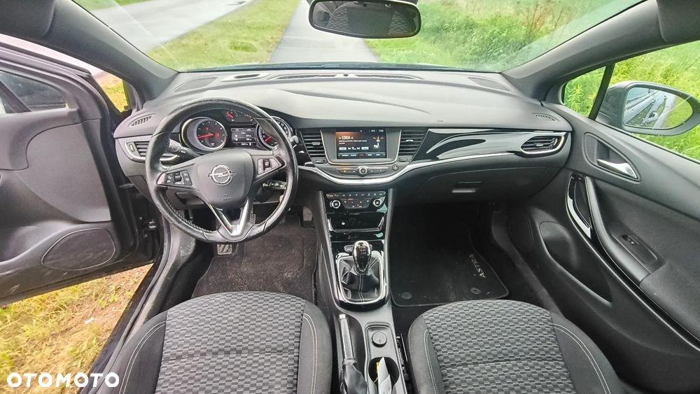 Opel Astra 1.4 T Dynamic - 11
