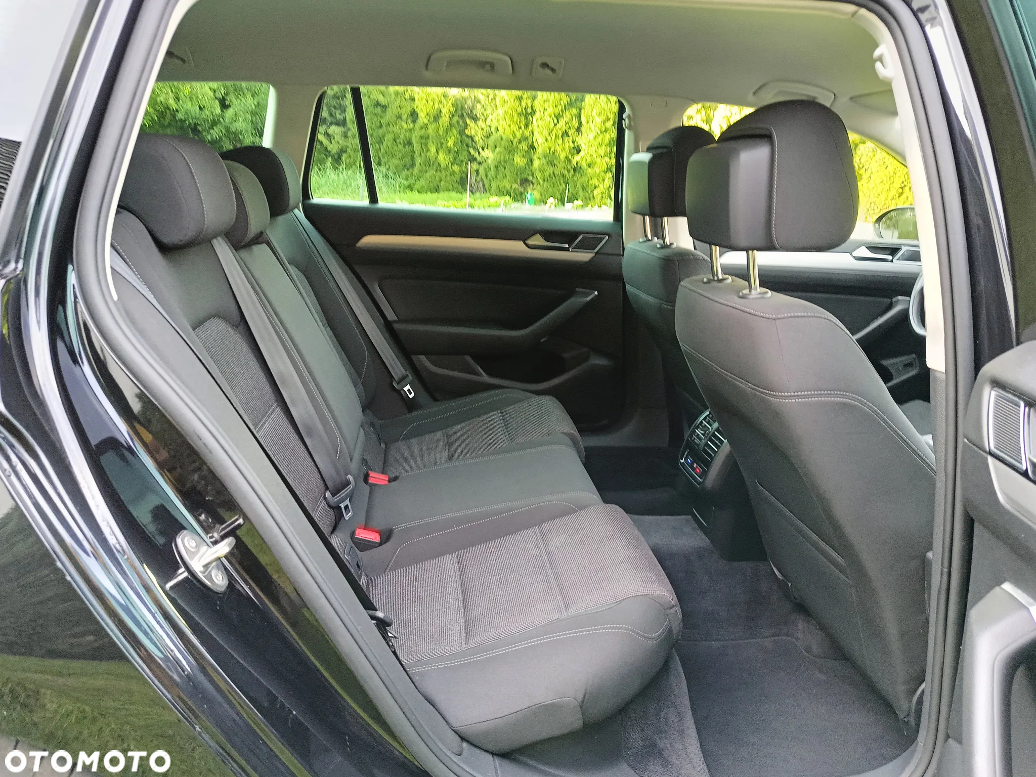 Volkswagen Passat Variant 2.0 TDI DSG (BlueMotion Technology) Highline - 24