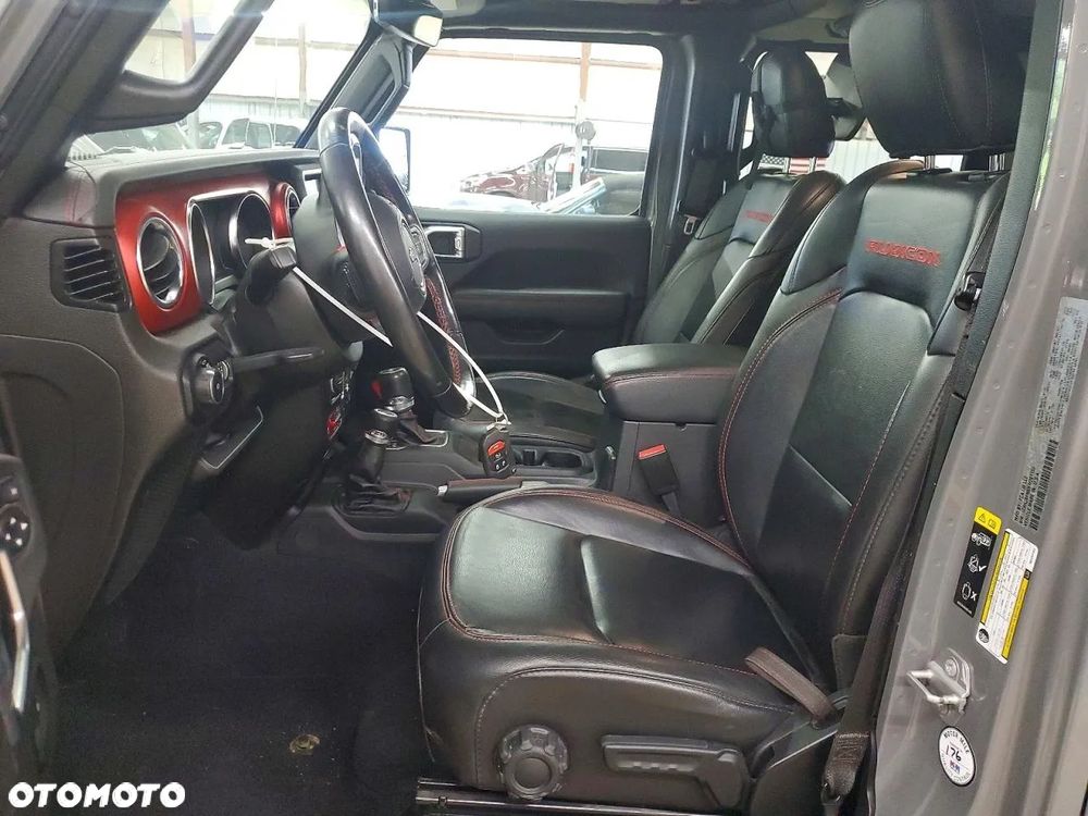 Jeep Wrangler - 8