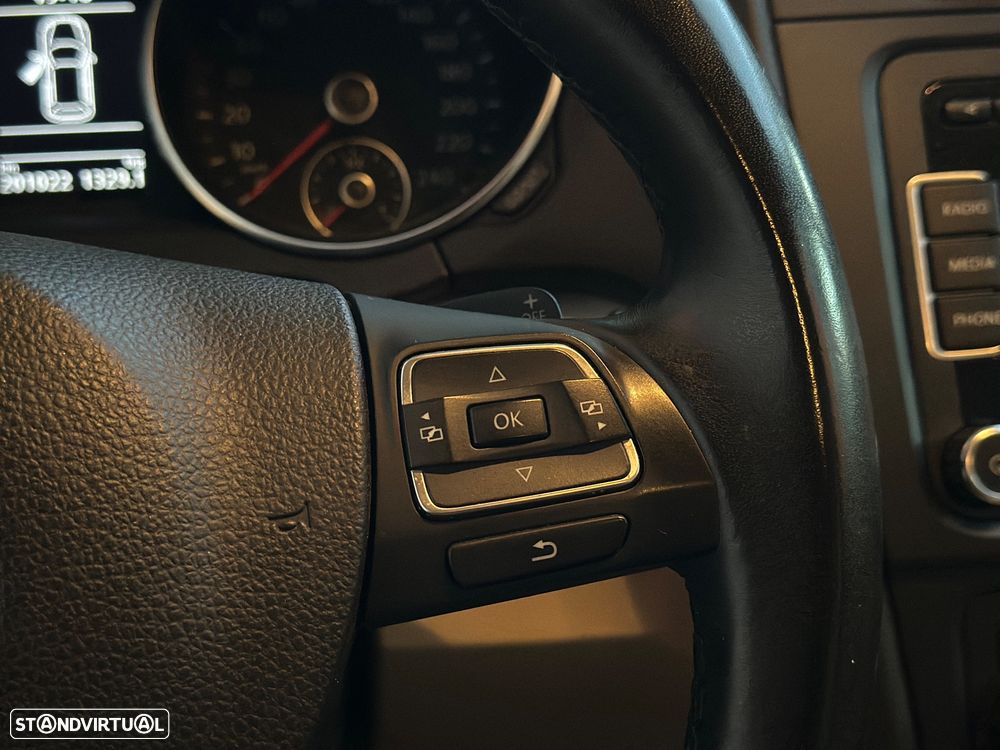 VW Golf 2.0 TDi Highline DSG - 9