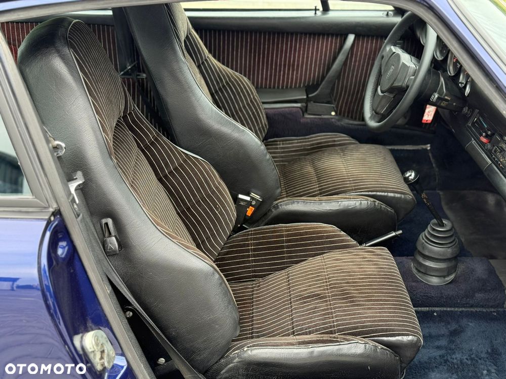 Porsche 911 - 22