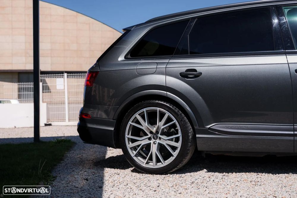 Audi SQ7 4.0 TDI V8 quattro Tiptronic 7L — fotografia 14