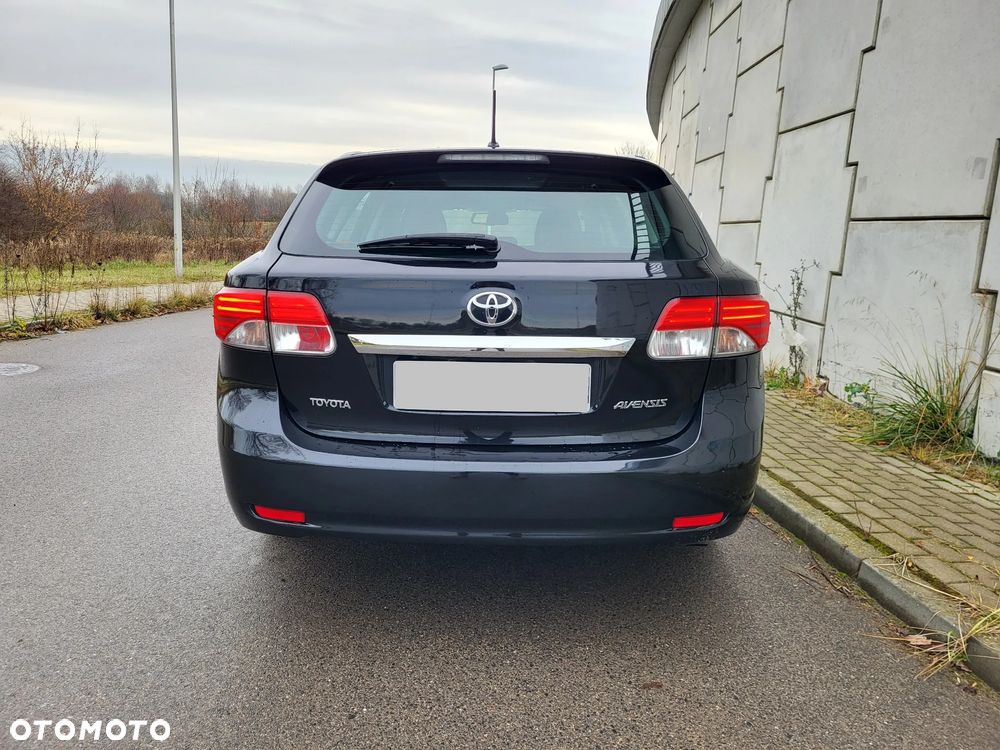 Toyota Avensis - 5