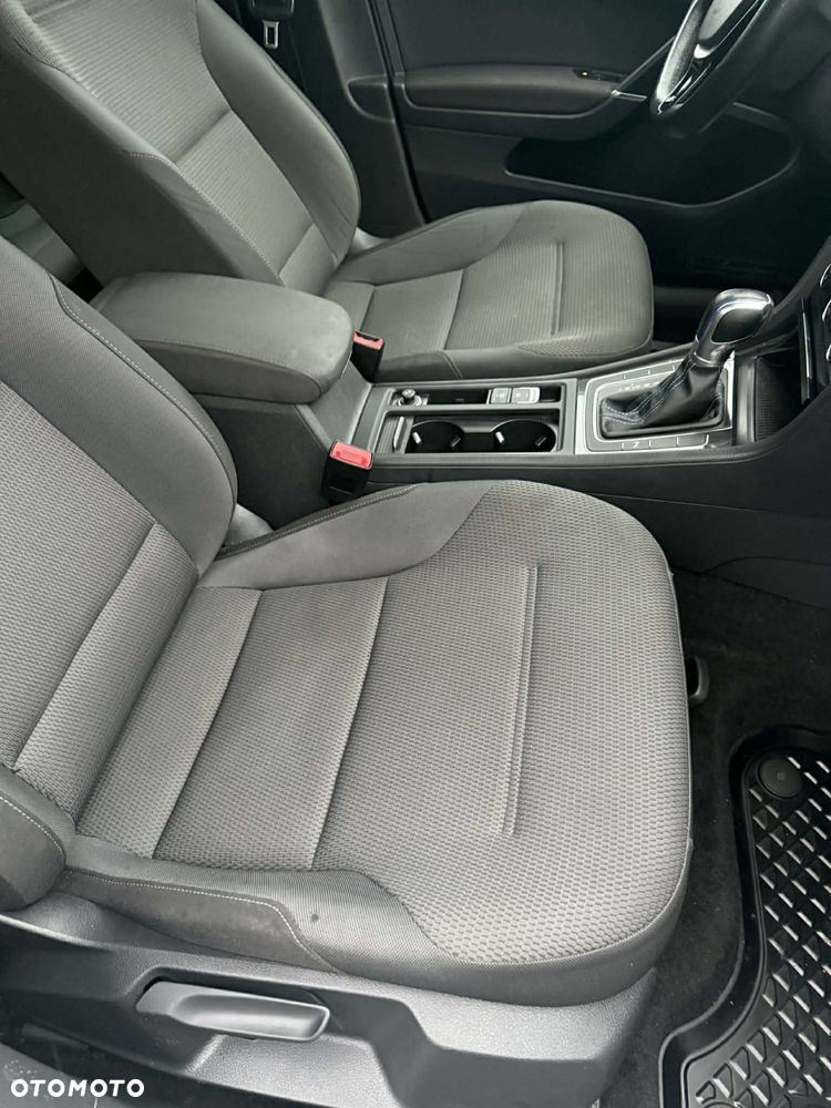 Volkswagen Golf - 5