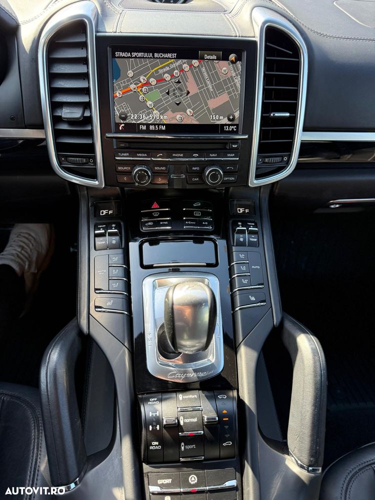 Porsche Cayenne - 4