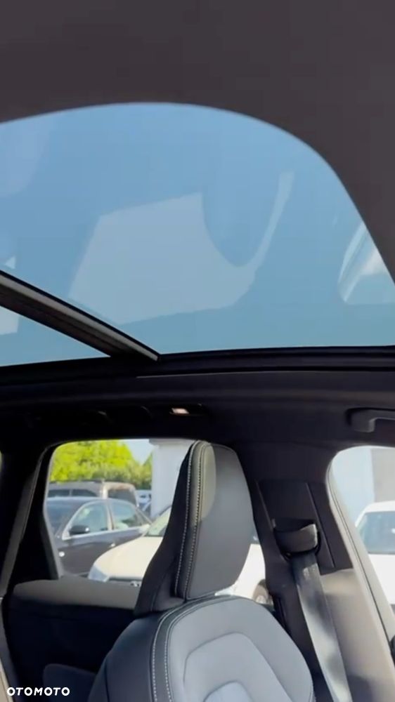 Volvo XC 60 B5 D AWD Ultimate Dark - 6