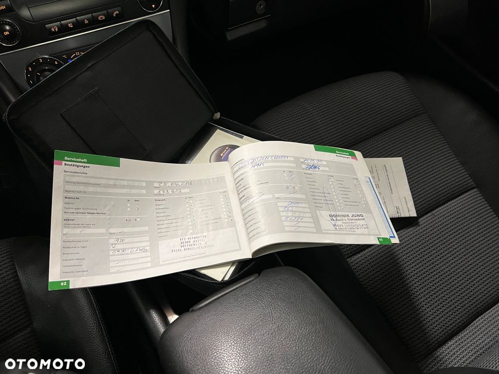 Mercedes-Benz Klasa C - 32