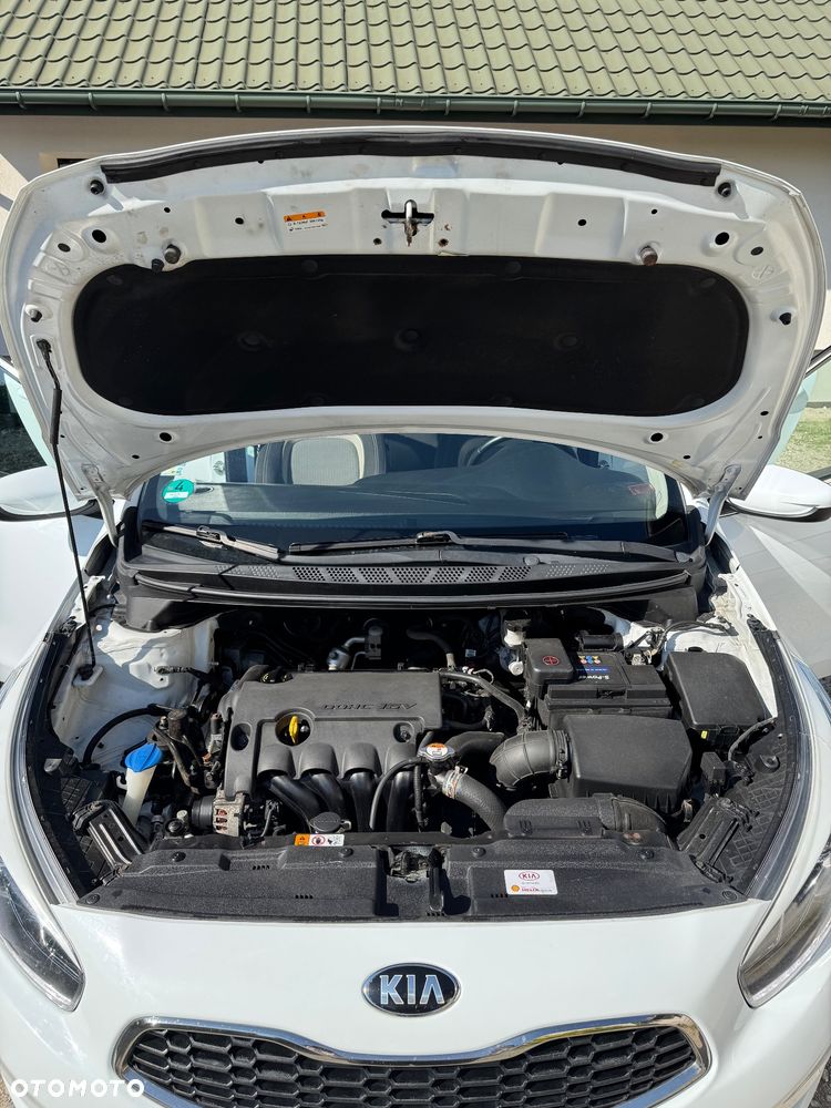 Kia Ceed 1.4 CVVT Dream Team Edition - 25