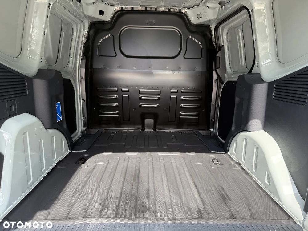 Ford E-Transit Courier Van - 13