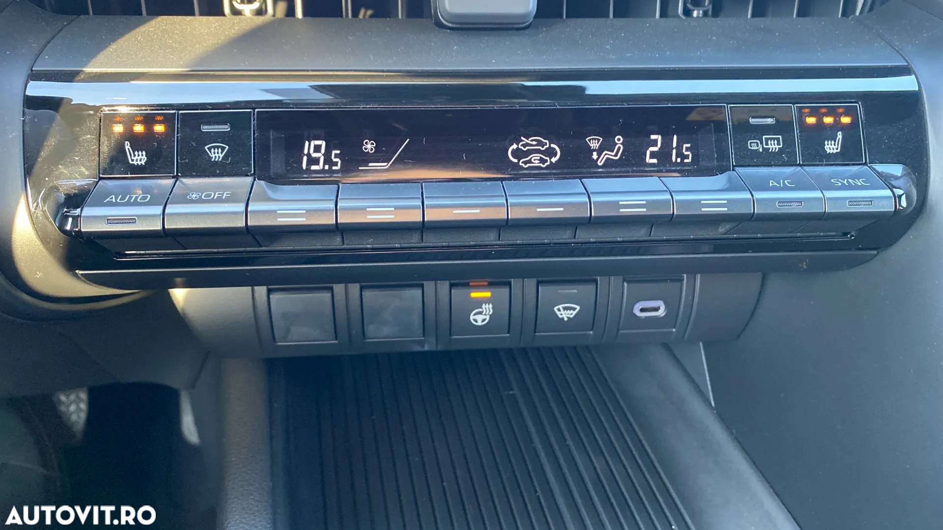Toyota C-HR 2.0 PHEV 223 CP 4x2 CVT Dynamic - 14