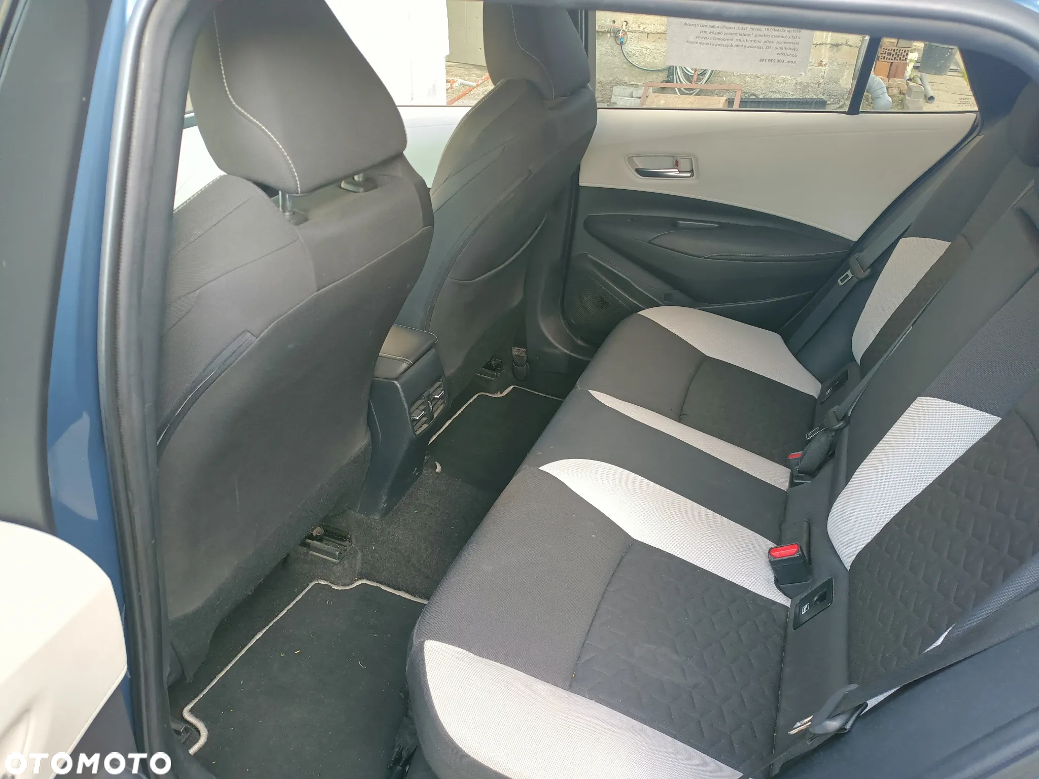 Toyota Corolla 2.0 Hybrid Comfort - 11