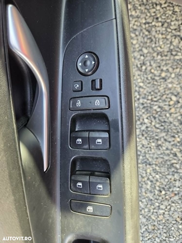 Hyundai Elantra 1.6 l 123 CP 6MT Highway - 9