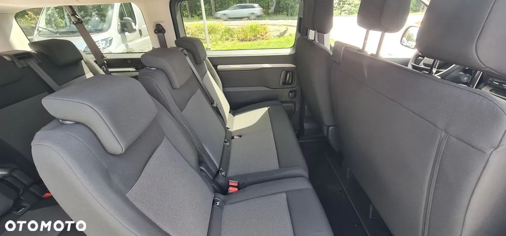 Peugeot Traveller - 13