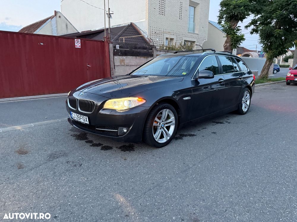 BMW Seria 5 520d Touring Aut. Luxury Line - 1