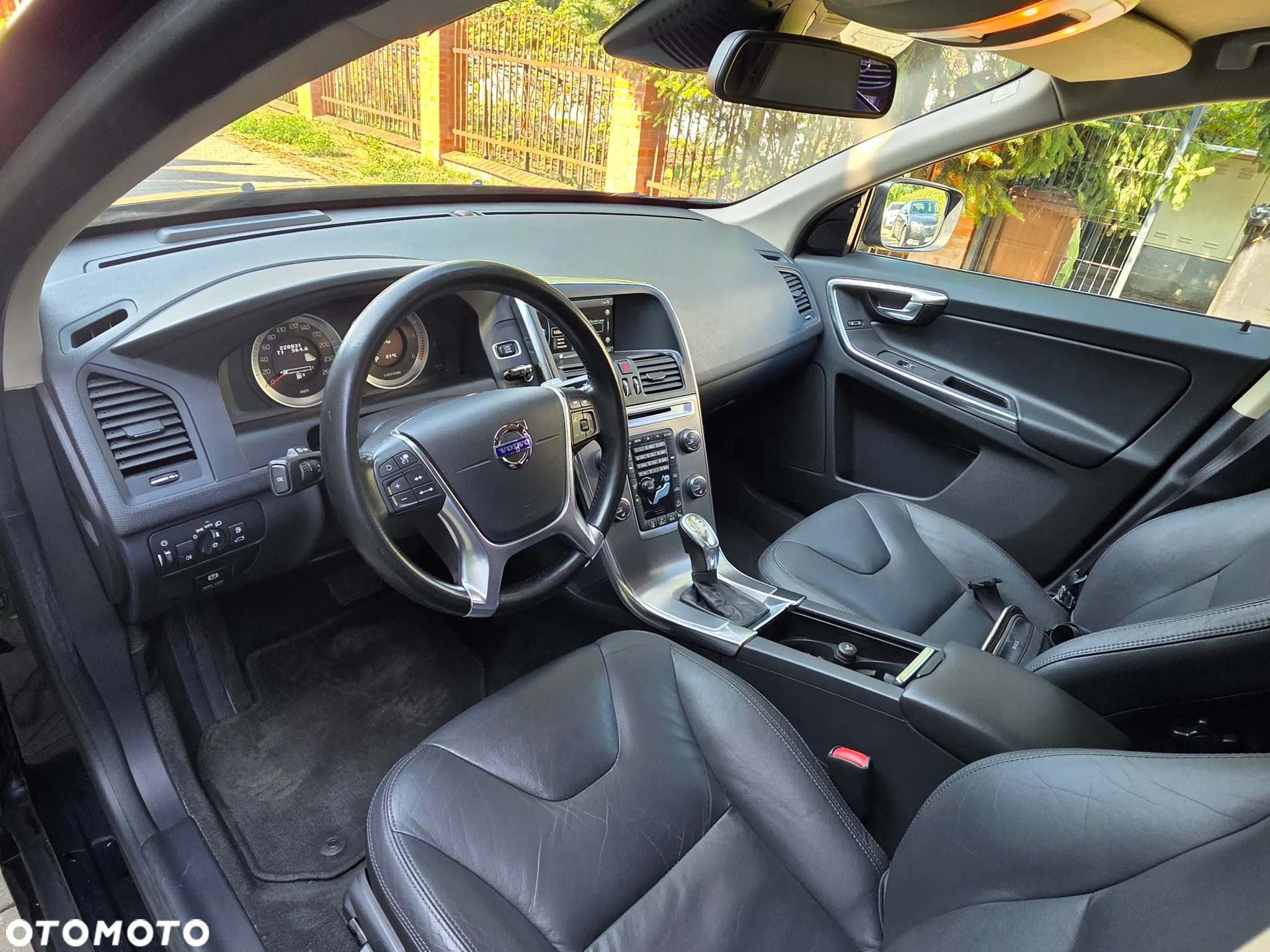 Volvo XC 60 D5 AWD Geartronic Summum - 11