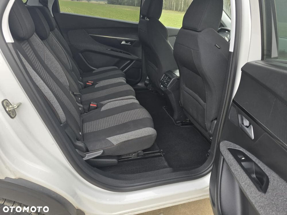 Peugeot 5008 1.5 BlueHDI Allure S&S EAT8 - 19