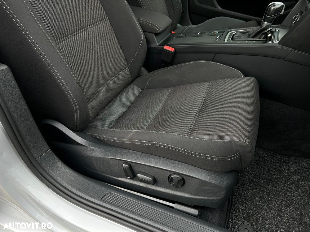 Volkswagen Passat 2.0 TDI DSG Comfortline - 11