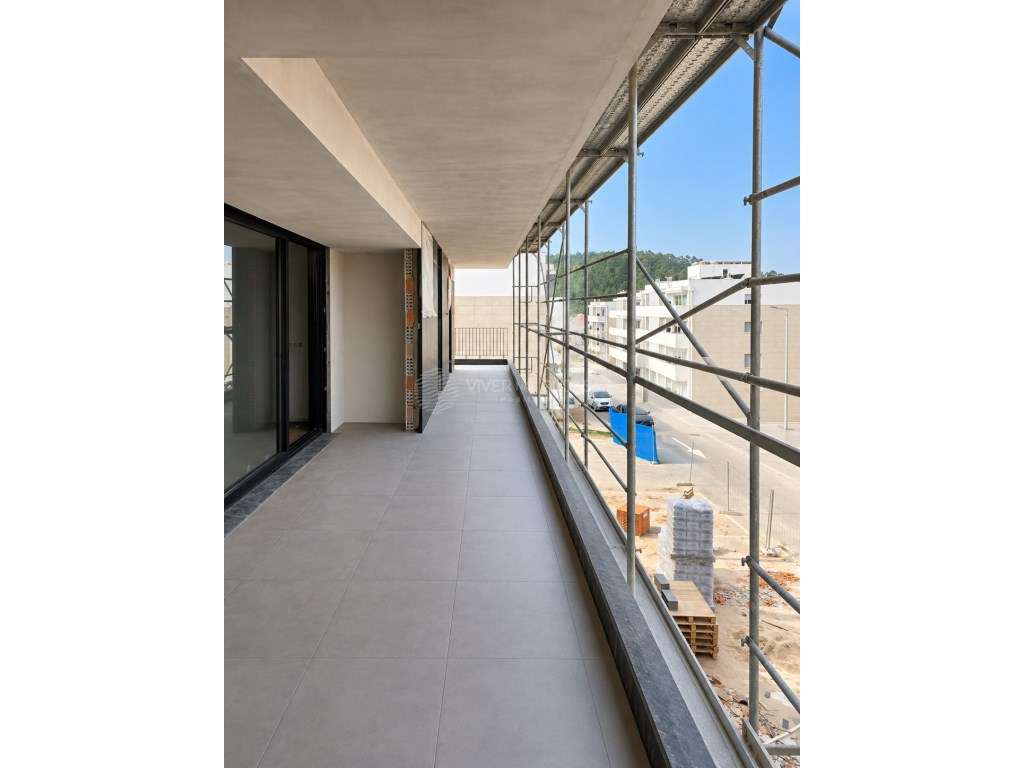 Oferta da escritura. Apartamento T4 novo, com 2 lugares de parqueam... - Grande imagem: 5/22