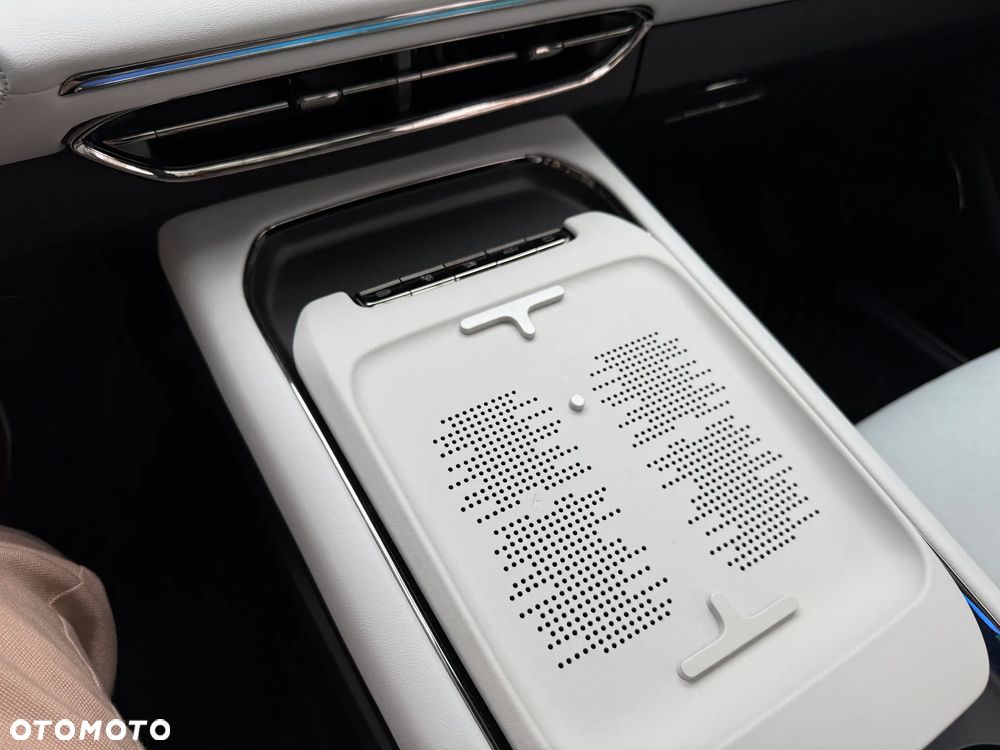 Voyah Free 106kWh AWD - 10