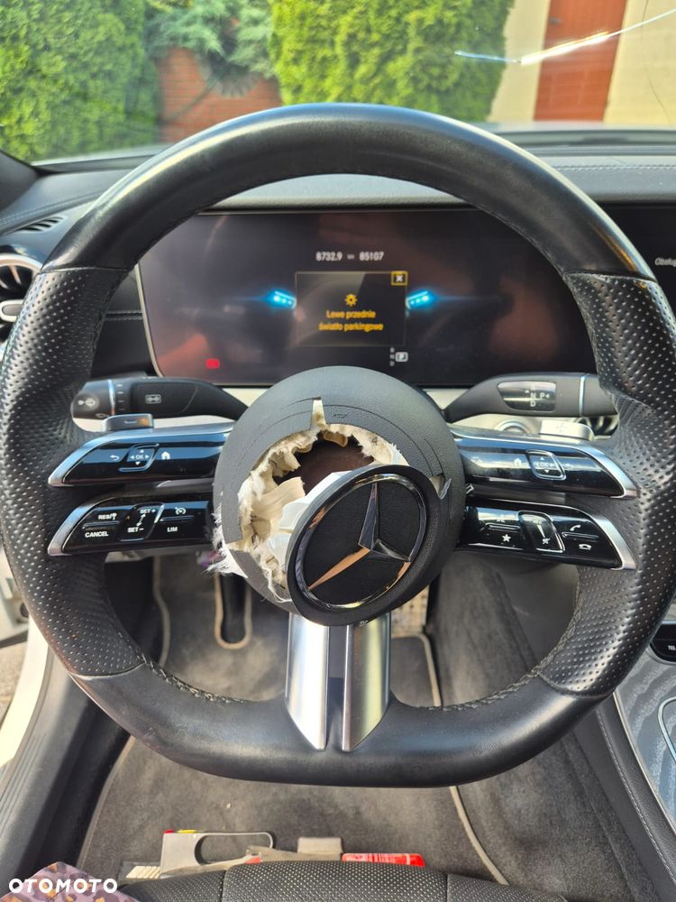 Mercedes-Benz CLS 300 d 4-Matic AMG - 18
