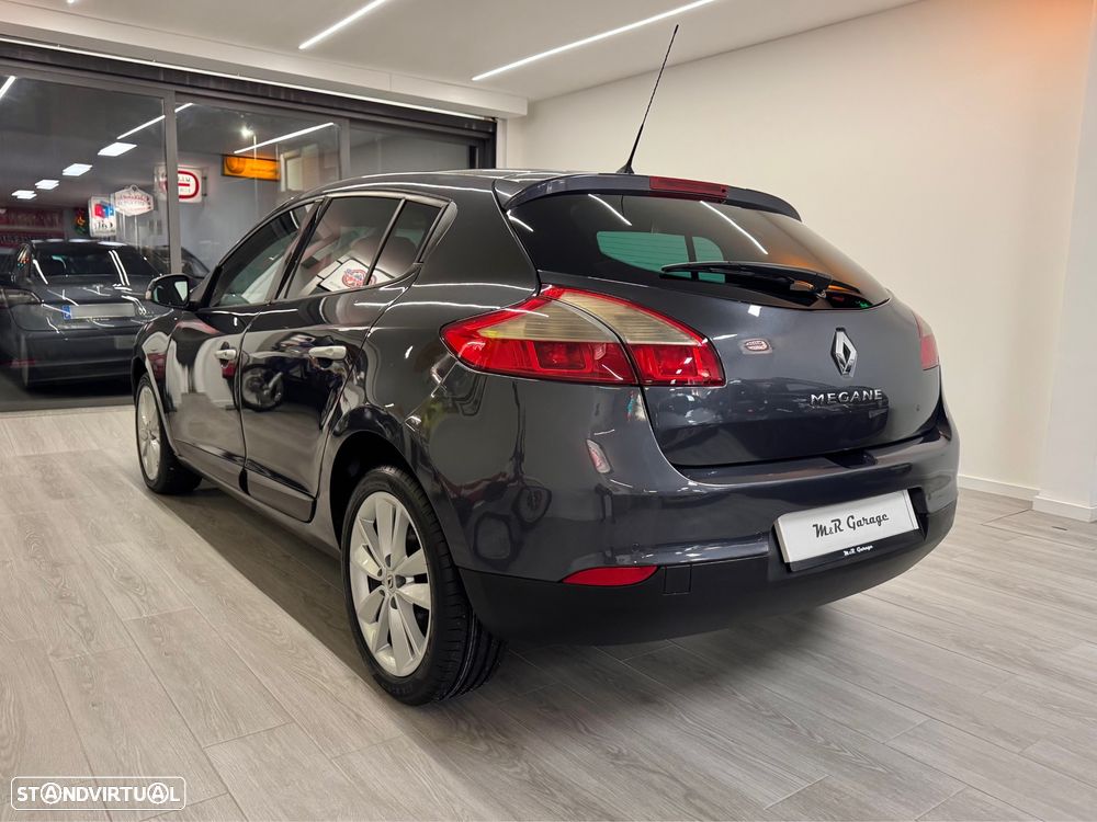 Renault Mégane 1.5 dCi Dynamique S - 2