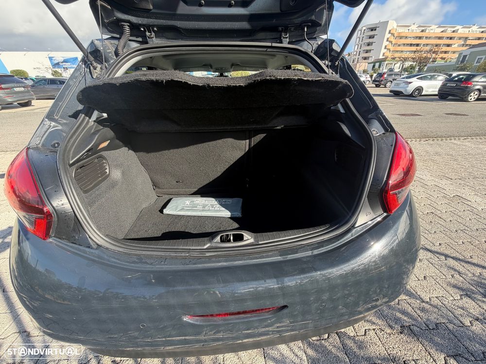 Peugeot 208 1.2 PureTech Active - 11