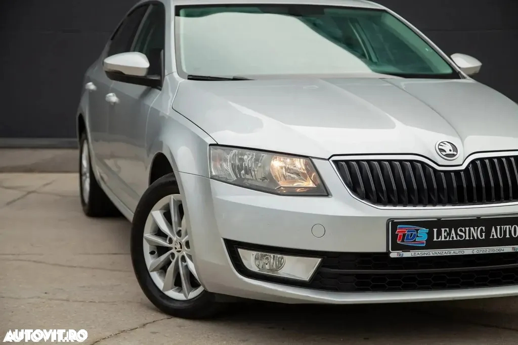 Skoda Octavia 2.0 TDI DSG Selection Plus - 4