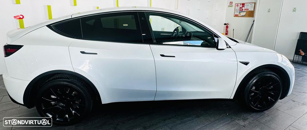 Tesla Model Y Long Range Dual Motor AWD - 4