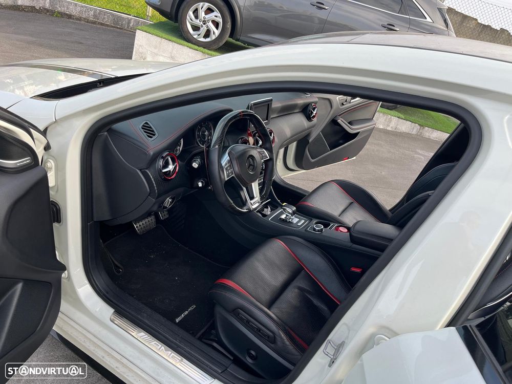 Mercedes-Benz A 45 AMG 4Matic Speedshift 7G-DCT PETRONAS 2015 World Champion Edition - 8