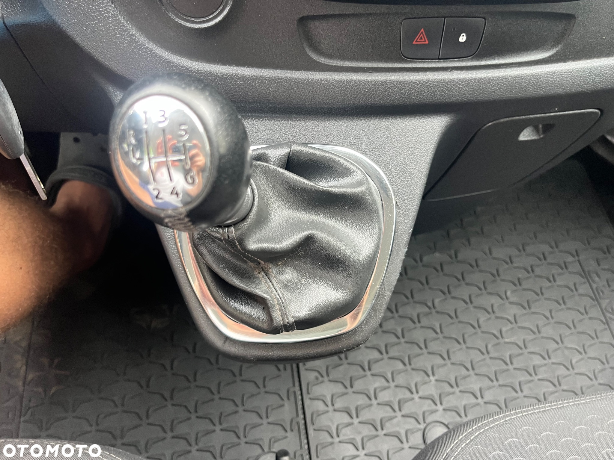 Opel Vivaro - 27