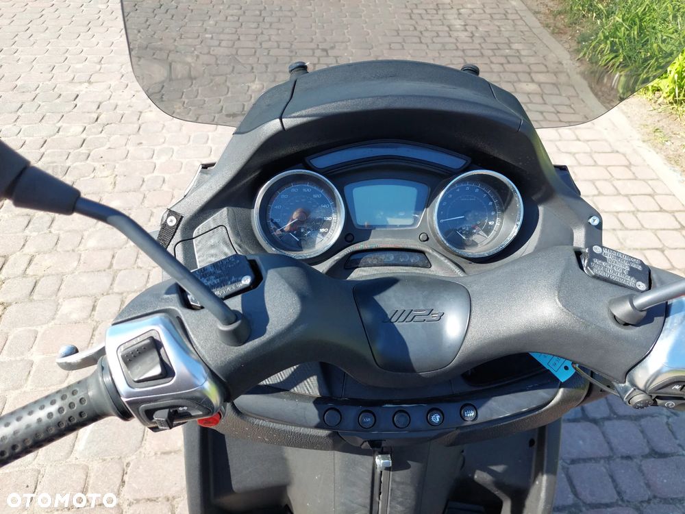 Piaggio MP-3 - 9