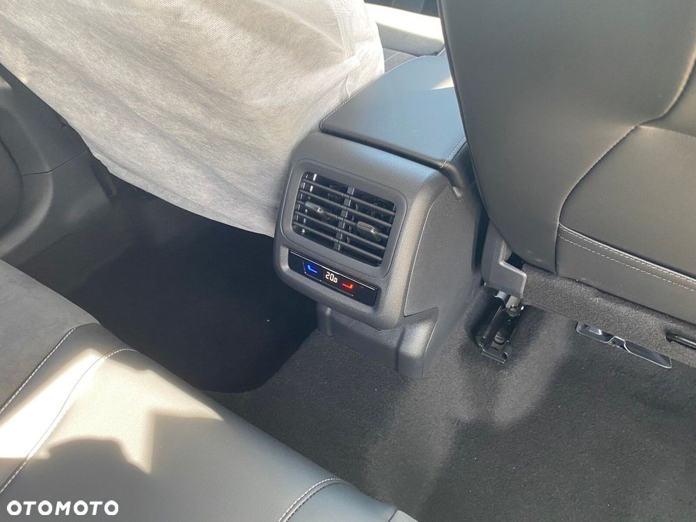 Volkswagen T-Roc 1.5 eTSI Style DSG - 11