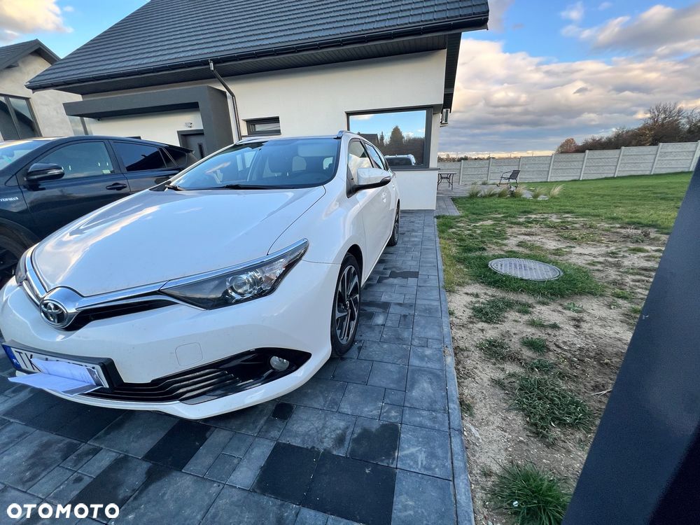 Toyota Auris 1.6 D-4D Prestige - 5