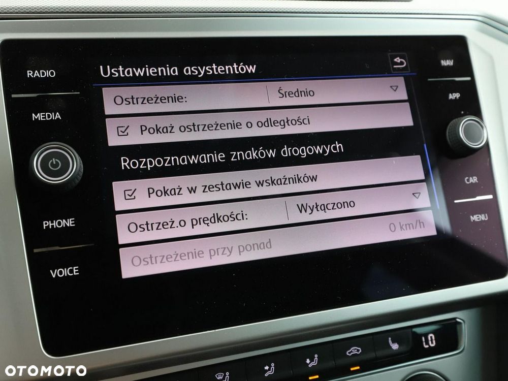 Volkswagen Passat - 28