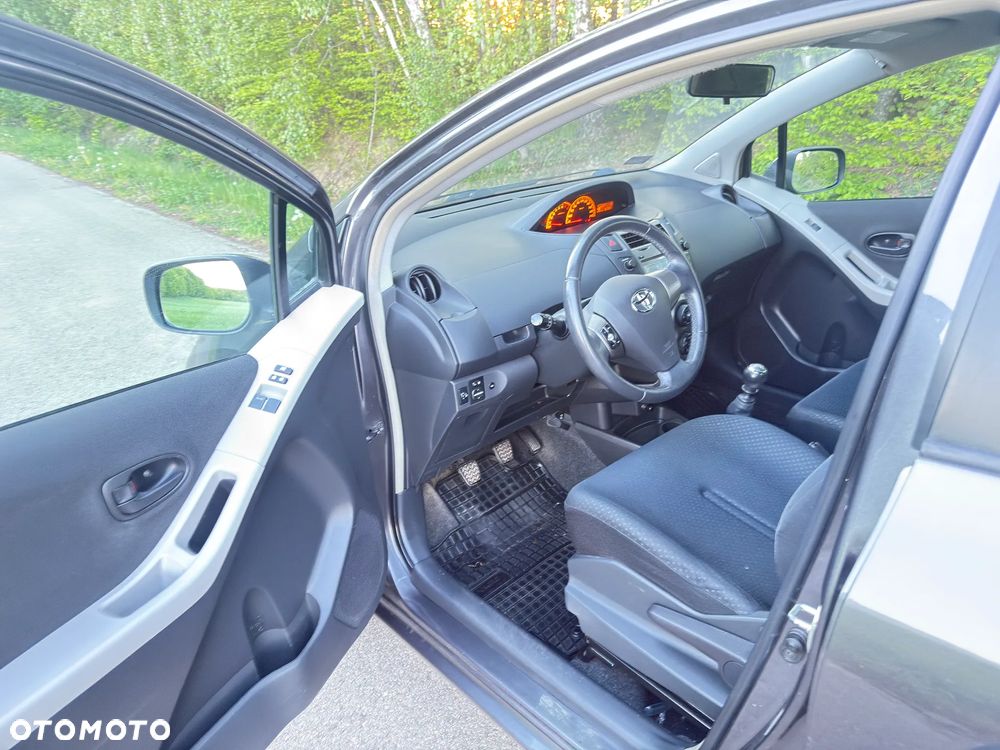 Toyota Yaris 1.33 2010 - 9