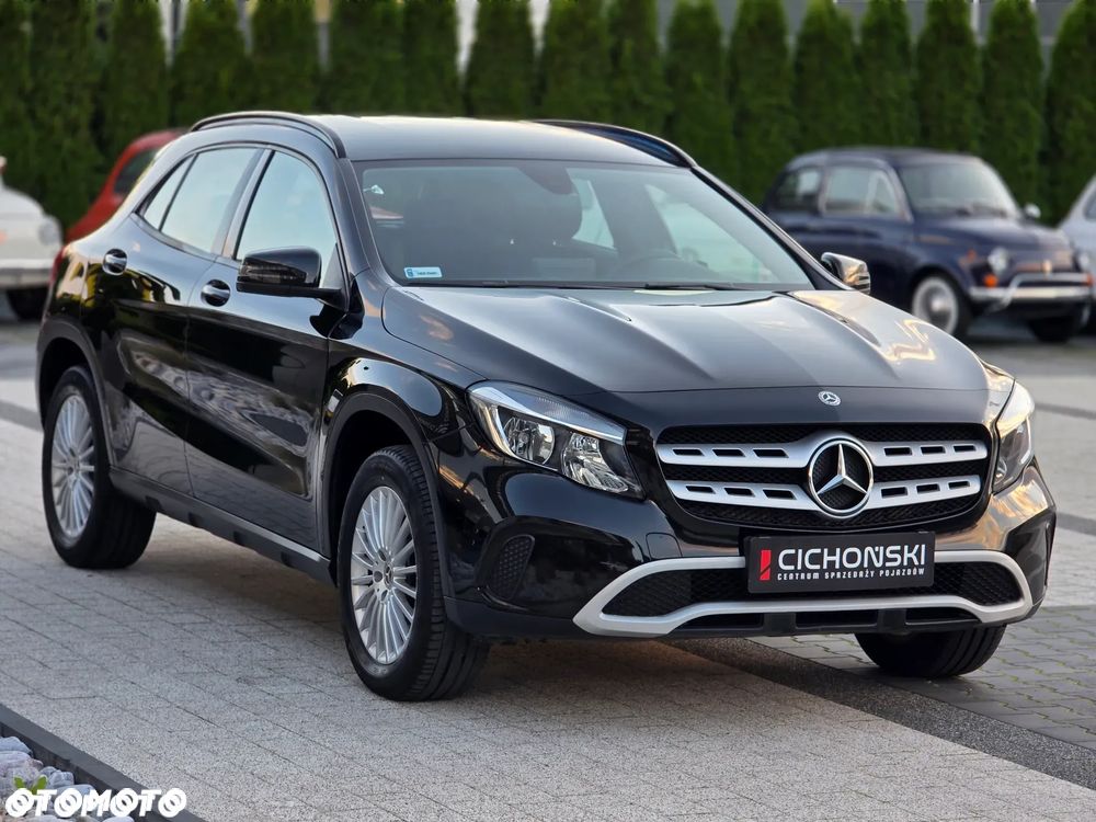 Mercedes-Benz GLA 180 7G-DCT Style - 4