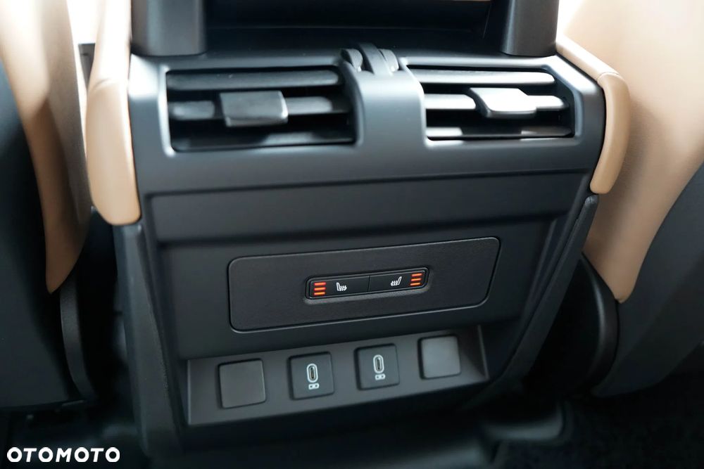 Land Rover Defender 3.0 D250 mHEV X-Dynamic SE - 34