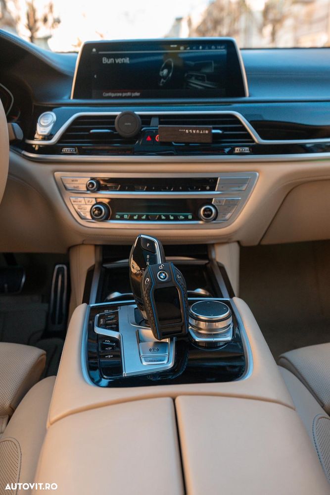 BMW Seria 7 750i xDrive - 6