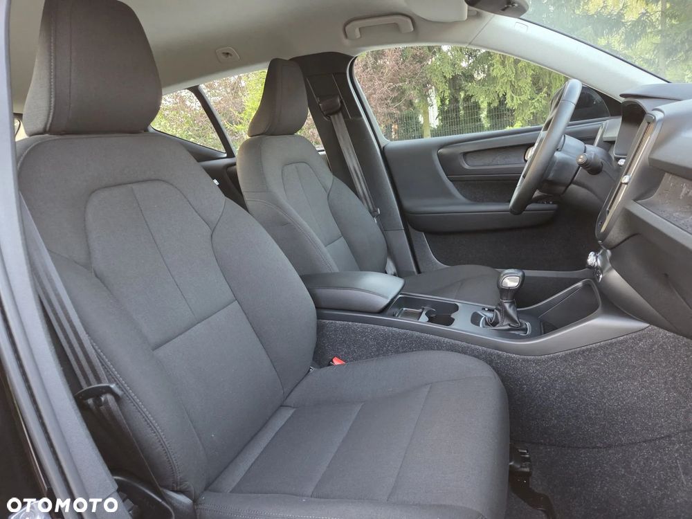 Volvo XC 40 T2 Momentum - 11